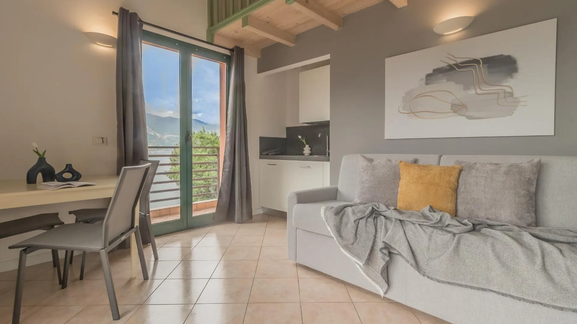 Brezza Del Lario Monolocale Con Soppalco By Varenna Holidays Dervio Apartamento