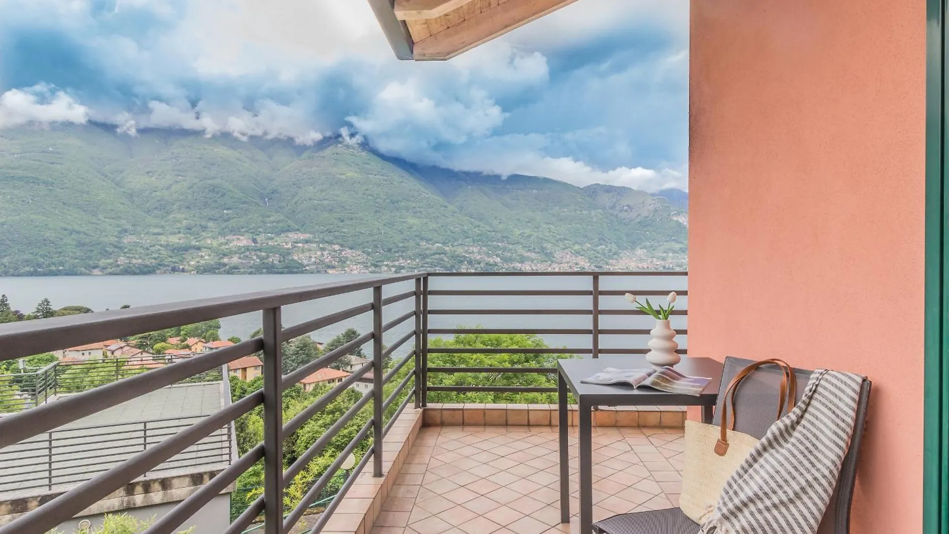 Brezza Del Lario Monolocale Con Soppalco By Varenna Holidays Dervio