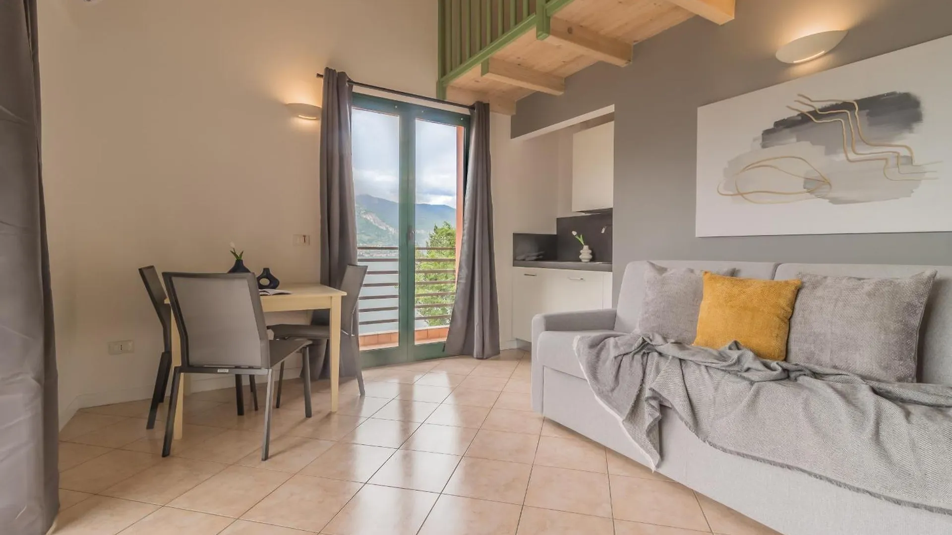 Brezza Del Lario Monolocale Con Soppalco By Varenna Holidays Dervio Apartamento